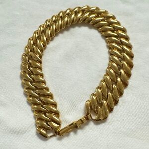 Gold bracelet
